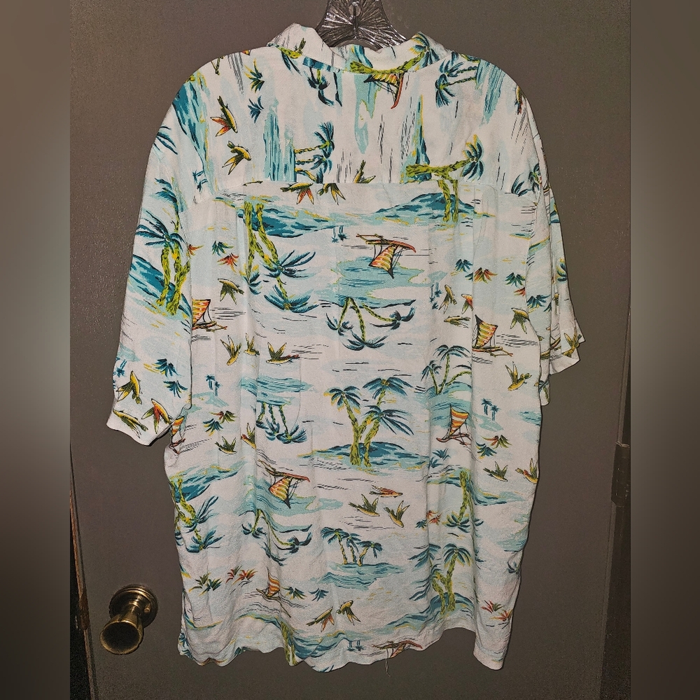 Tropical Print / Flying Fish Button-Up Shirt - Picture 5 of 5